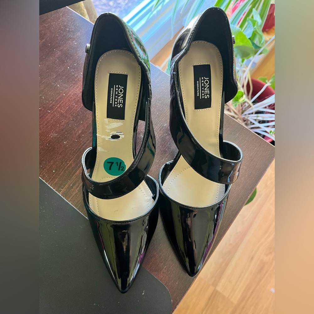 Jones NY signature black heels